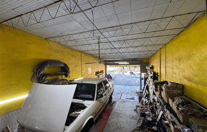 Akhisar  Sanayi Sitesi'nde Batar katlı Satılık Dükkan