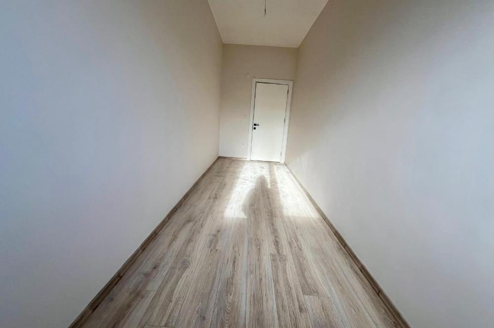 ALTINTEPE'NİN MERKEZİNDE 0 BİNADA SOKAĞA CEPHELİ 2+1