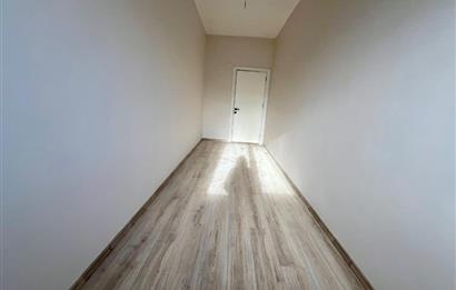 ALTINTEPE'NİN MERKEZİNDE 0 BİNADA SOKAĞA CEPHELİ 2+1