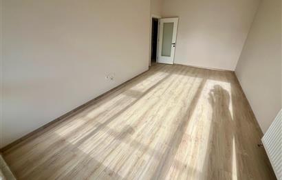 ALTINTEPE'NİN MERKEZİNDE 0 BİNADA SOKAĞA CEPHELİ 2+1