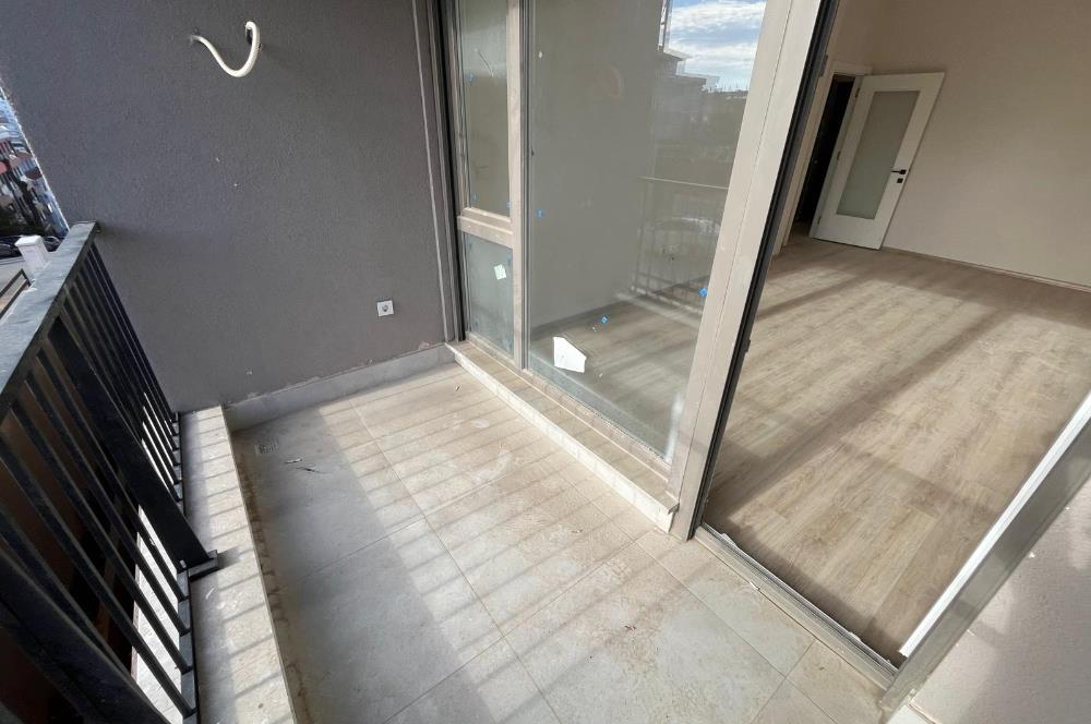 ALTINTEPE'NİN MERKEZİNDE 0 BİNADA SOKAĞA CEPHELİ 2+1