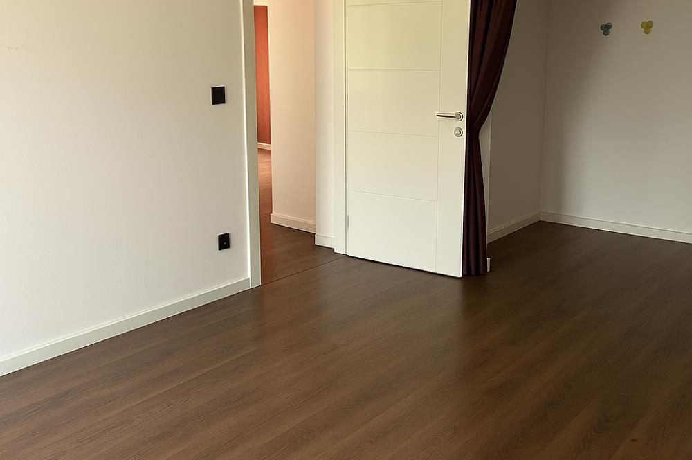 Torbalı Ertuğrul'da Geniş Bahçeli Lüks Villa-Ticari Uygun