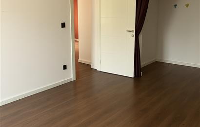 Torbalı Ertuğrul'da Geniş Bahçeli Lüks Villa-Ticari Uygun