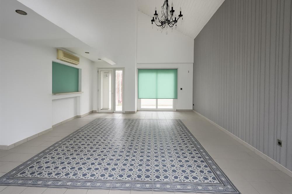 Torbalı Ertuğrul'da Geniş Bahçeli Lüks Villa-Ticari Uygun