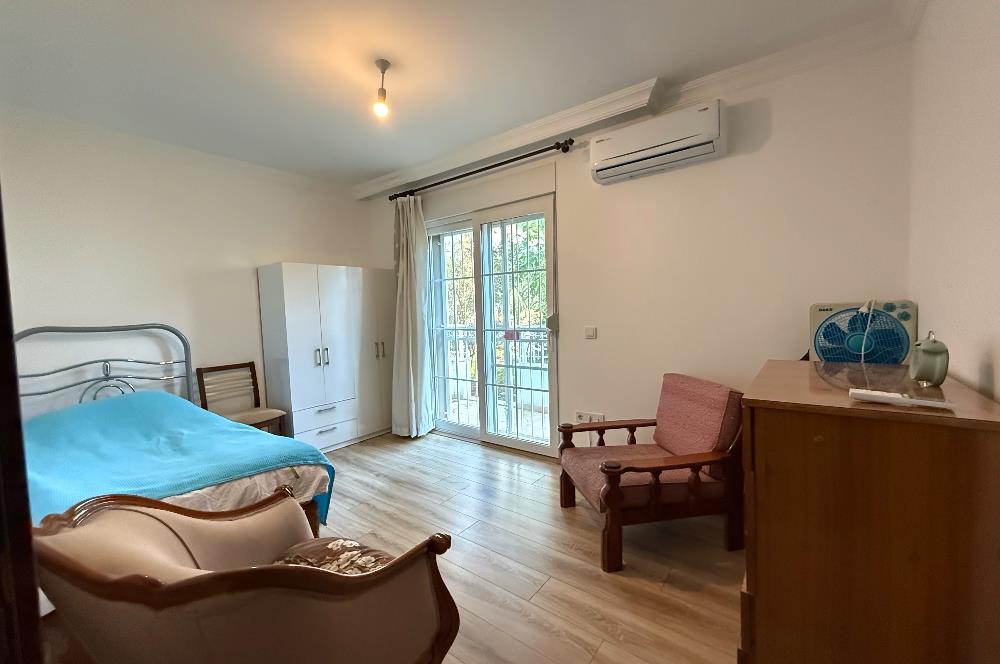 Datça Merkez'de Satılık Bahçeli Ara Kat 2+1 Balkonlu Geniş Daire