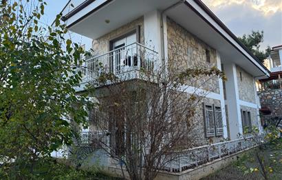 Datça Merkez'de Satılık Bahçeli Ara Kat 2+1 Balkonlu Geniş Daire