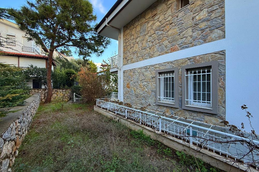 Datça Merkez'de Satılık Bahçeli Ara Kat 2+1 Balkonlu Geniş Daire