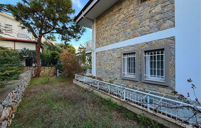 Datça Merkez'de Satılık Bahçeli Ara Kat 2+1 Balkonlu Geniş Daire