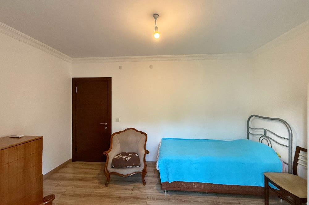 Datça Merkez'de Satılık Bahçeli Ara Kat 2+1 Balkonlu Geniş Daire