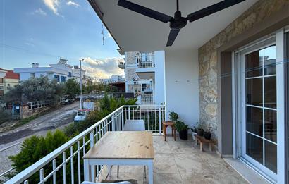 Datça Merkez'de Satılık Bahçeli Ara Kat 2+1 Balkonlu Geniş Daire