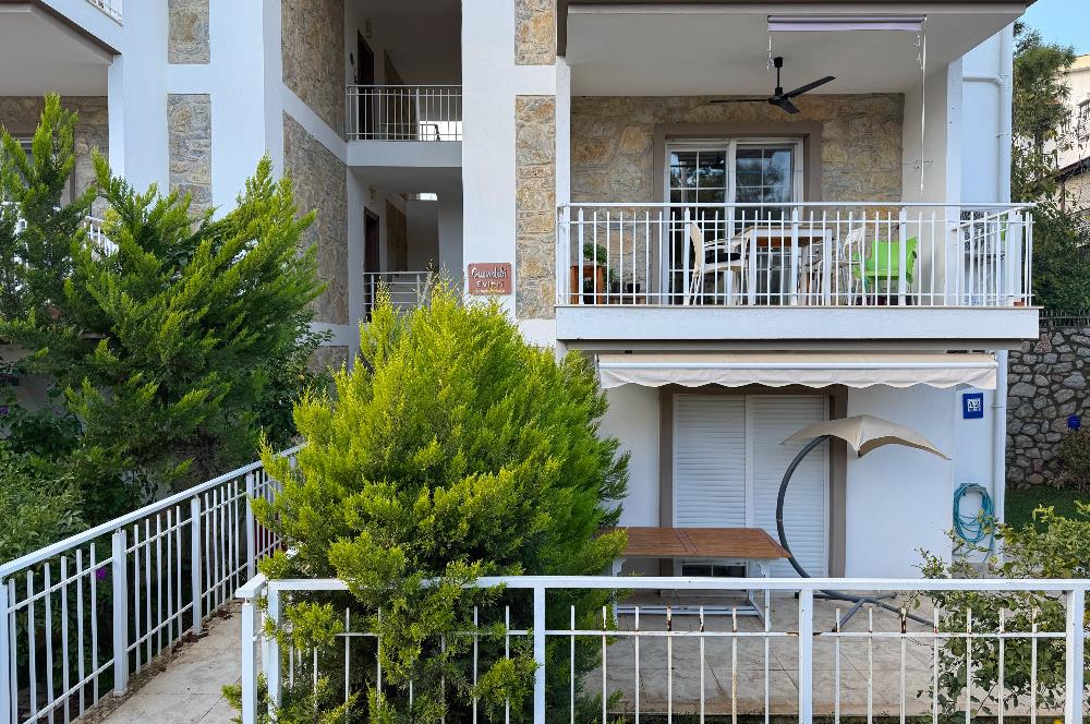 Datça Merkez'de Satılık Bahçeli Ara Kat 2+1 Balkonlu Geniş Daire