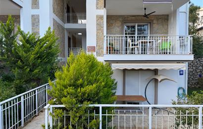 Datça Merkez'de Satılık Bahçeli Ara Kat 2+1 Balkonlu Geniş Daire