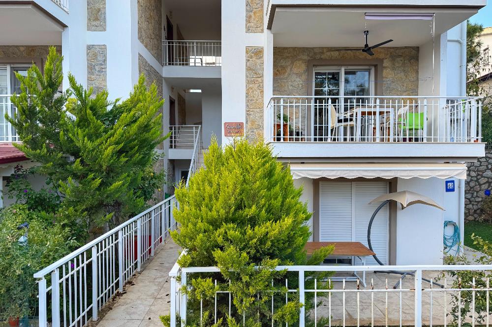 Datça Merkez'de Satılık Bahçeli Ara Kat 2+1 Balkonlu Geniş Daire