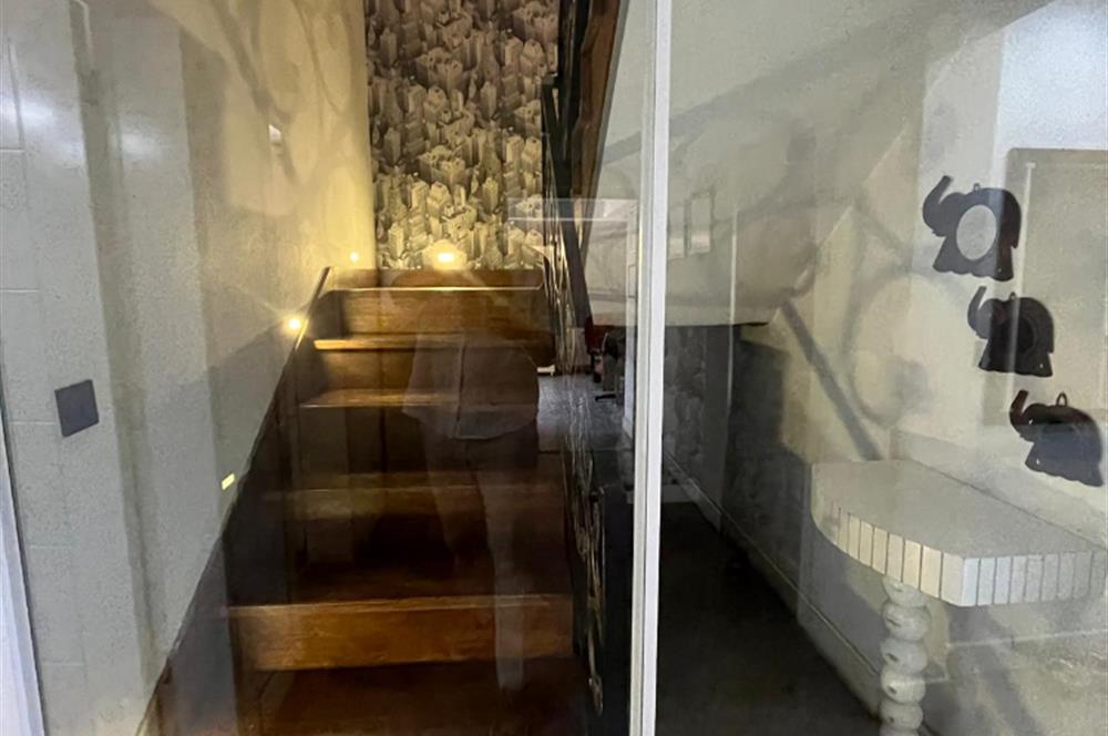 Torbalı Ertuğrul'da Geniş Bahçeli Lüks Villa-Ticari Uygun