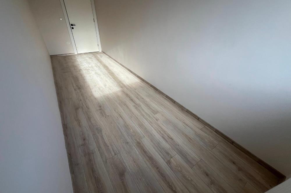 ALTINTEPE'NİN MERKEZİNDE 0 BİNADA SOKAĞA CEPHELİ 2+1