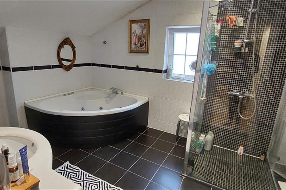 Hoffman Bavyera'da Kiralık Seçkin Villa 6+2 For rent/ Аренда