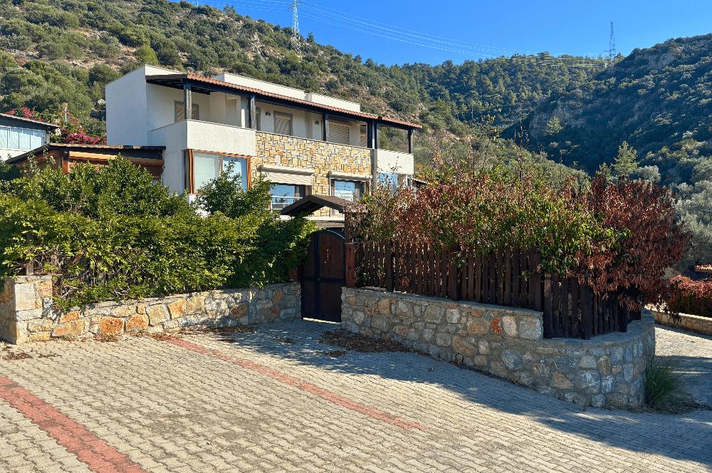 Bodrum Umurca Geniş Müstakil Bahçeli 6+1 Kiralık Dubleks Villa