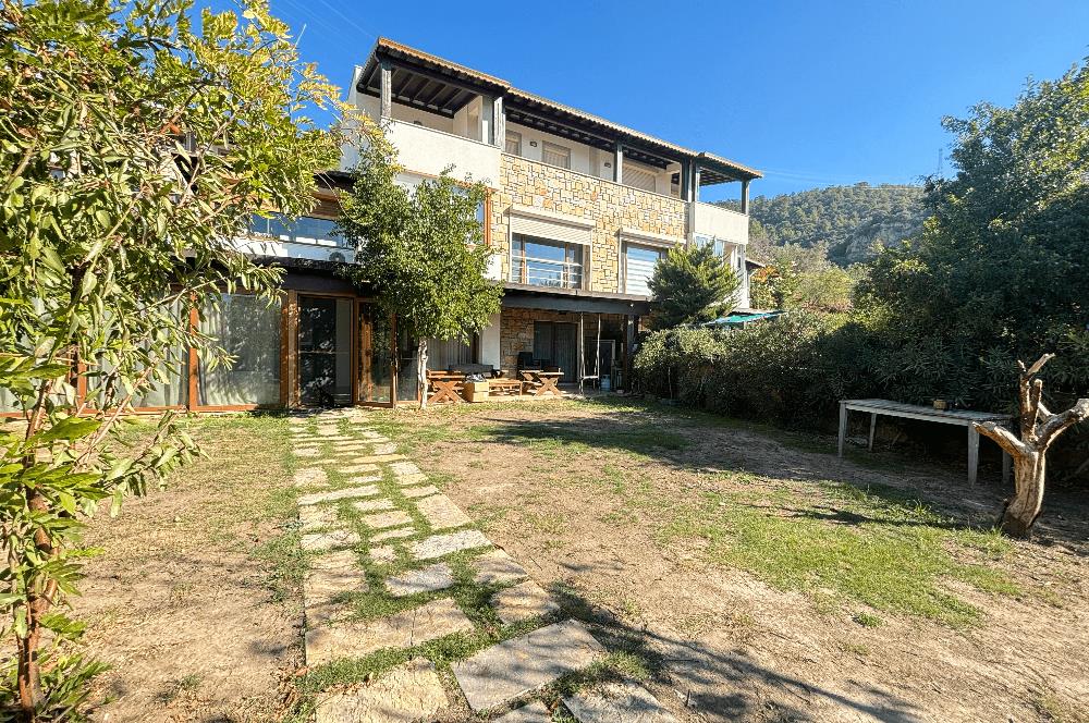 Bodrum Umurca Geniş Müstakil Bahçeli 6+1 Kiralık Dubleks Villa