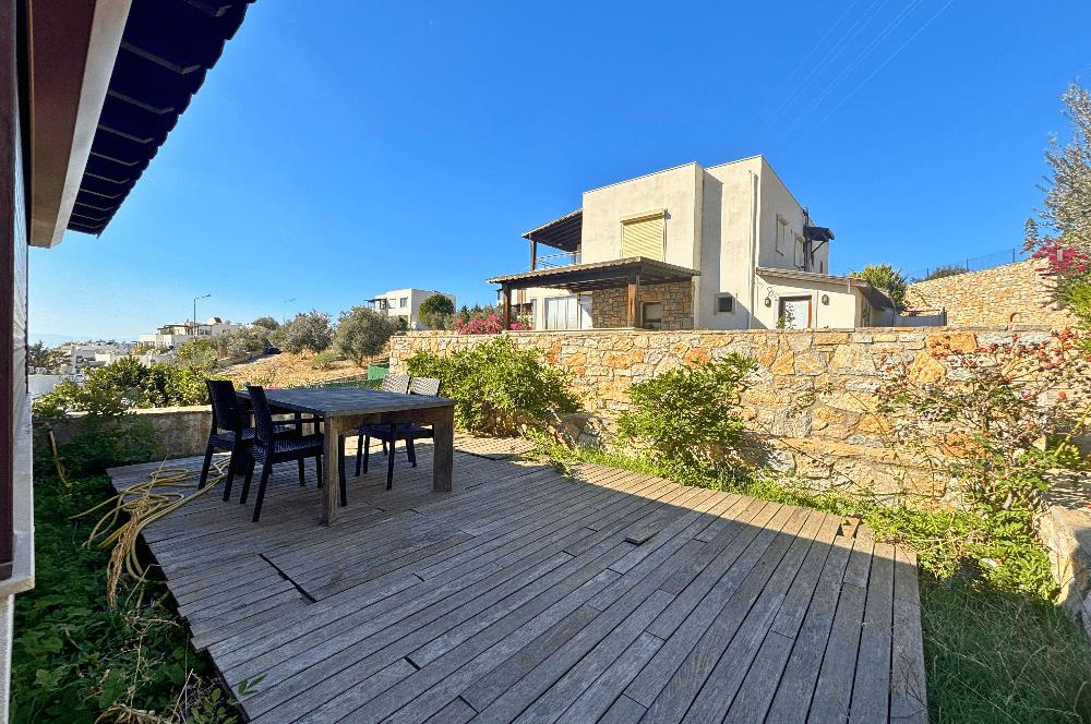 Bodrum Umurca Geniş Müstakil Bahçeli 6+1 Kiralık Dubleks Villa