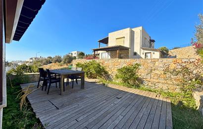 Bodrum Umurca Geniş Müstakil Bahçeli 6+1 Kiralık Dubleks Villa