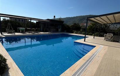 Ahmetbeyli'de Doğanın Kalbinde Mandalina Kokulu Lüks Villa