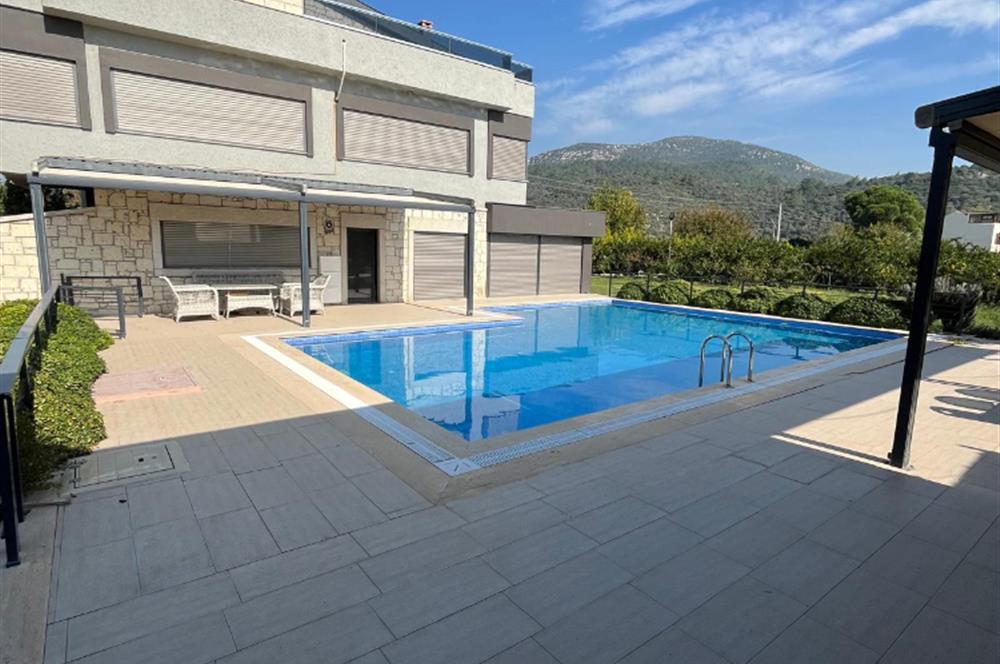 Ahmetbeyli'de Doğanın Kalbinde Mandalina Kokulu Lüks Villa