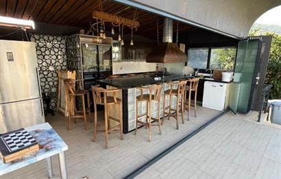 Ahmetbeyli'de Doğanın Kalbinde Mandalina Kokulu Lüks Villa