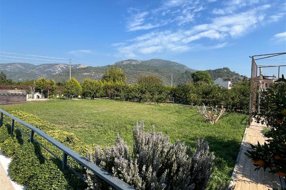 Ahmetbeyli'de Doğanın Kalbinde Mandalina Kokulu Lüks Villa