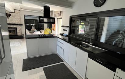 Ahmetbeyli'de Doğanın Kalbinde Mandalina Kokulu Lüks Villa