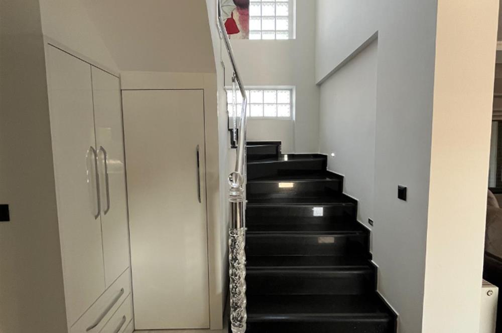 Ahmetbeyli'de Doğanın Kalbinde Mandalina Kokulu Lüks Villa