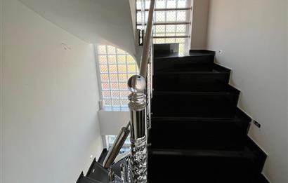 Ahmetbeyli'de Doğanın Kalbinde Mandalina Kokulu Lüks Villa