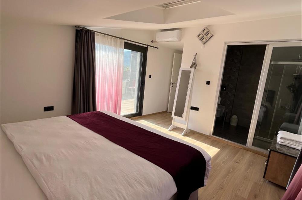 Ahmetbeyli'de Doğanın Kalbinde Mandalina Kokulu Lüks Villa