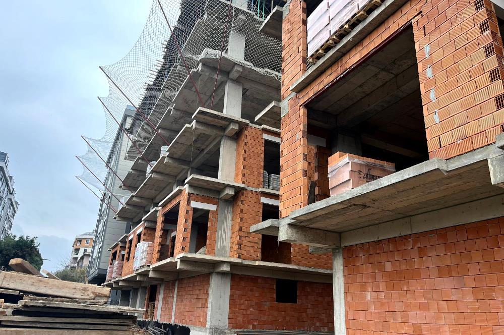 PENDİK BURNU'NDA DENİZ-ADALAR MANZARALI SIFIR 3 + 1 