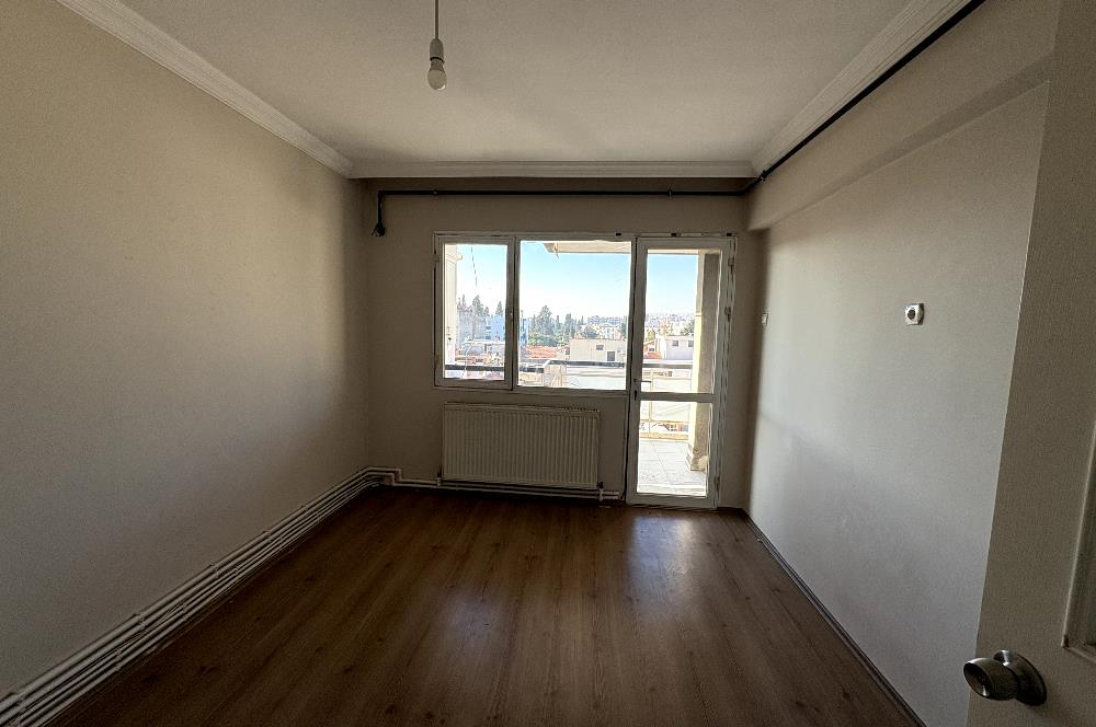 BORNOVA EGE ÜNİVERSİTESİ KARŞISI BAKIMLI KİRALIK 3+1 DAİRE