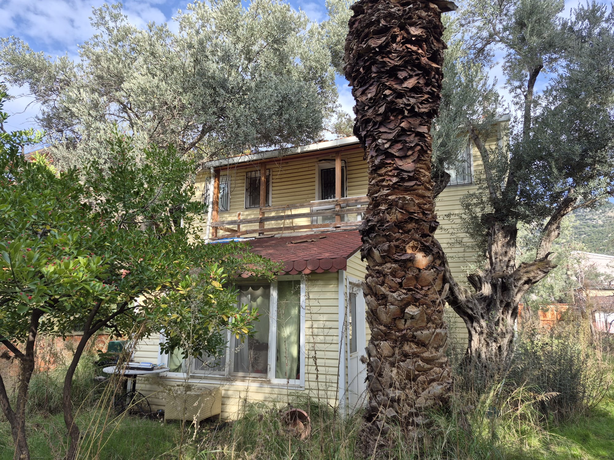 C21 Cius; Denize Kenarı 580 m2 Bahçe İçerisinde Müstakil Ev-Kapaklı