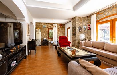 Bodrum Kumbahçe Satılık 5+1 Müstakil Yarı Taş Villa ve 2+1 Daire