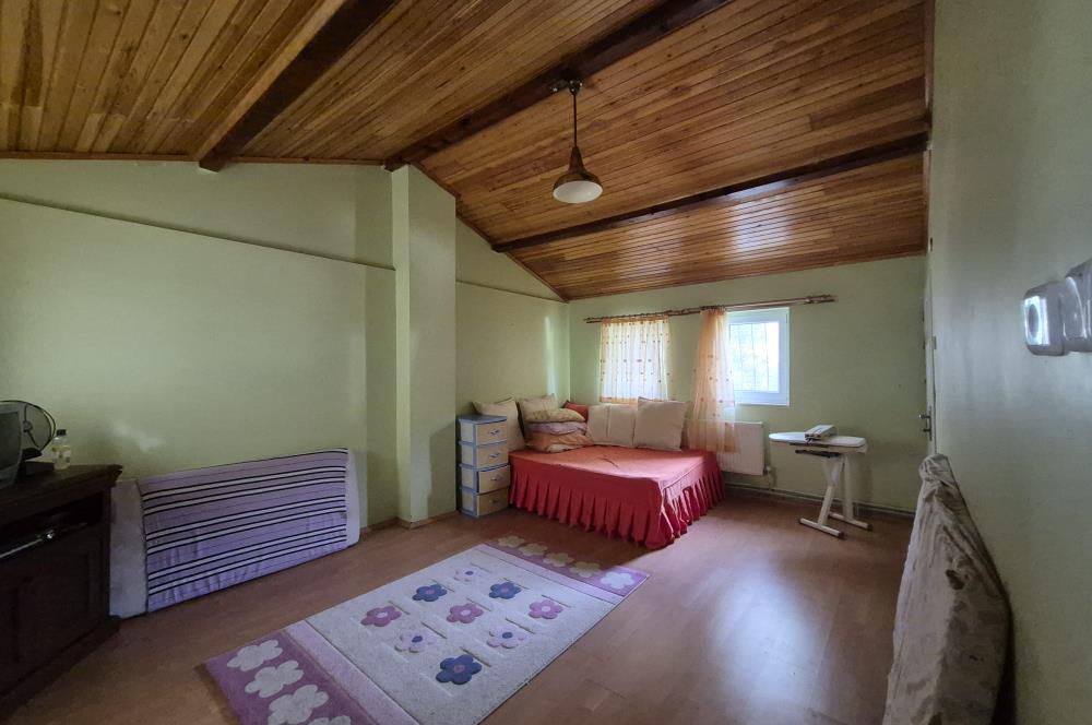 C21 Cius; Denize Kenarı 580 m2 Bahçe İçerisinde Müstakil Ev-Kapaklı