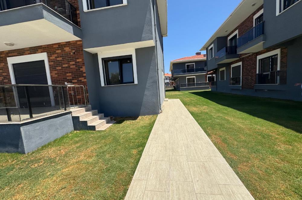 Foça Bağarası'nda Site İçerisinde Bahçe Katı 2+1 Kiralık Daire
