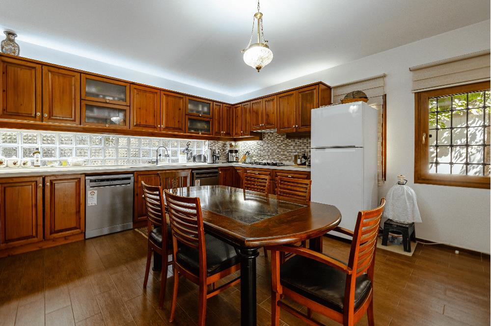 Bodrum Kumbahçe Satılık 5+1 Müstakil Yarı Taş Villa ve 2+1 Daire