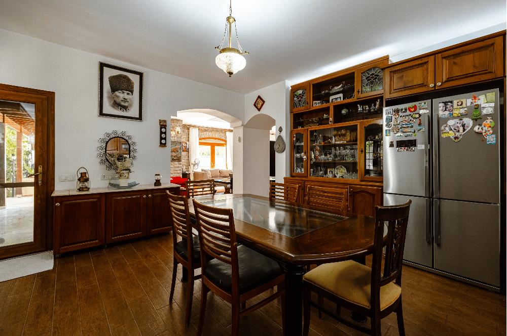 Bodrum Kumbahçe Satılık 5+1 Müstakil Yarı Taş Villa ve 2+1 Daire