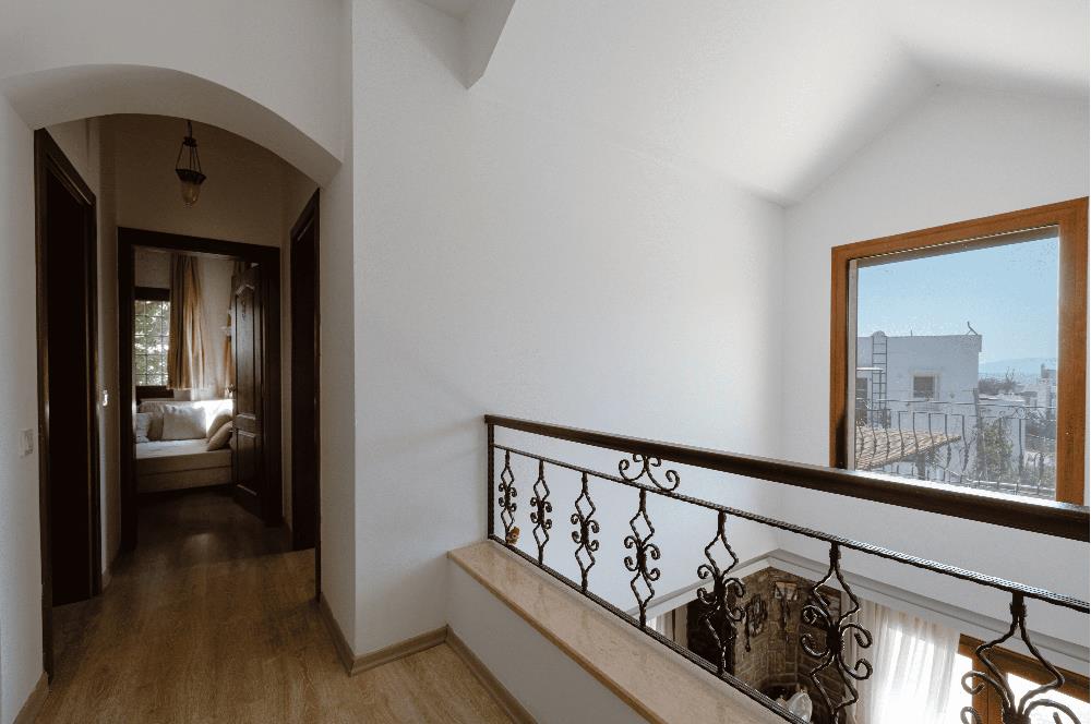 Bodrum Kumbahçe Satılık 5+1 Müstakil Yarı Taş Villa ve 2+1 Daire