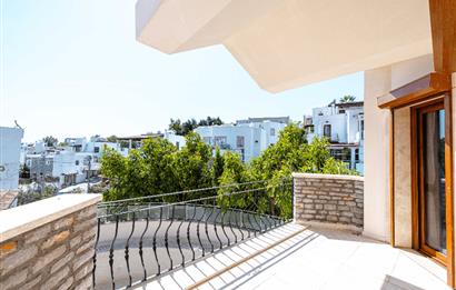 Bodrum Kumbahçe Satılık 5+1 Müstakil Yarı Taş Villa ve 2+1 Daire
