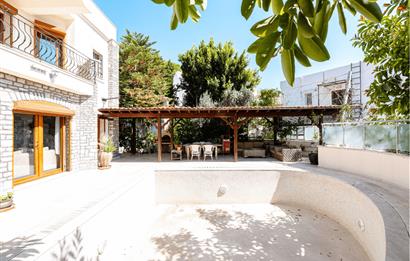 Bodrum Kumbahçe Satılık 5+1 Müstakil Yarı Taş Villa ve 2+1 Daire