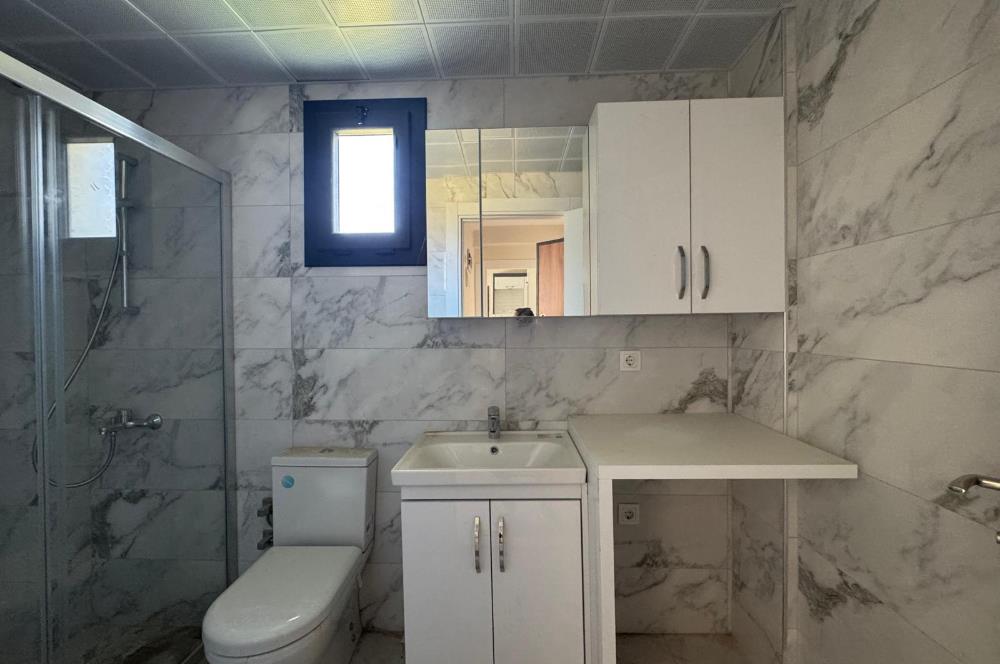 Foça Bağarası'nda Site İçerisinde Bahçe Katı 2+1 Kiralık Daire