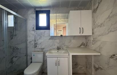 Foça Bağarası'nda Site İçerisinde Bahçe Katı 2+1 Kiralık Daire