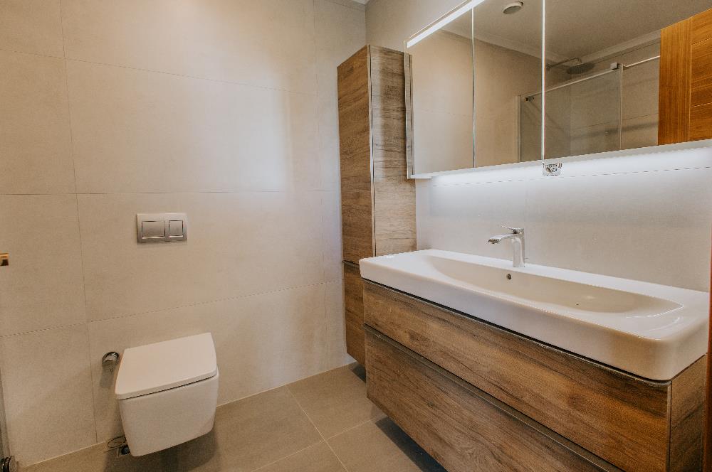 Torba'da Müstakil Havuzlu Denize Yürüme Mesafesinde Lüks Villa