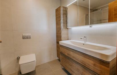 Torba'da Müstakil Havuzlu Denize Yürüme Mesafesinde Lüks Villa