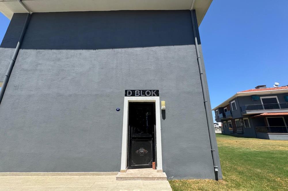 Foça Bağarası'nda Site İçerisinde Bahçe Katı 2+1 Kiralık Daire