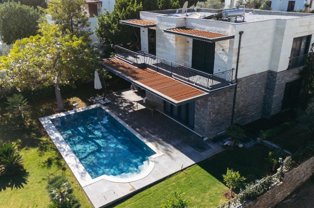 Torba'da Müstakil Havuzlu Denize Yürüme Mesafesinde Lüks Villa