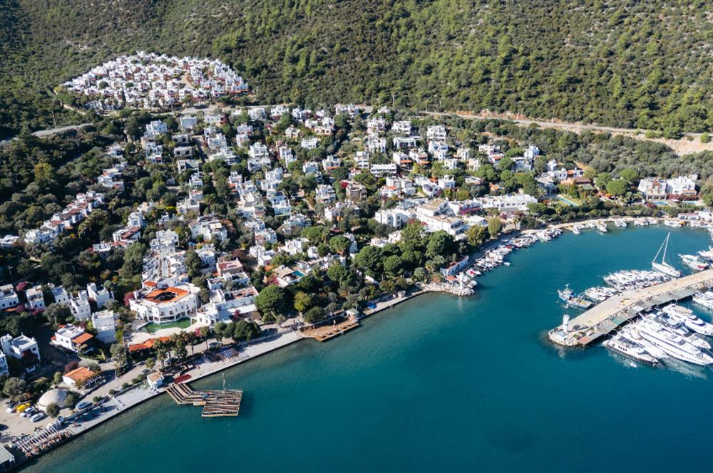 Torba'da Müstakil Havuzlu Denize Yürüme Mesafesinde Lüks Villa